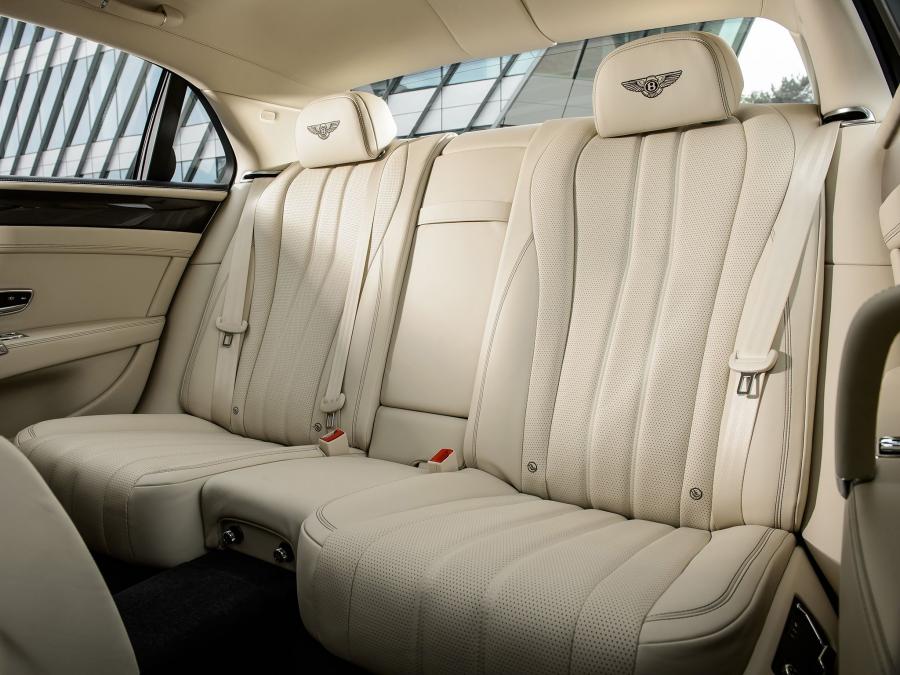 Интерьер Bentley Flying Spur V8 2014 года  (UK) (фото 12 из 13)